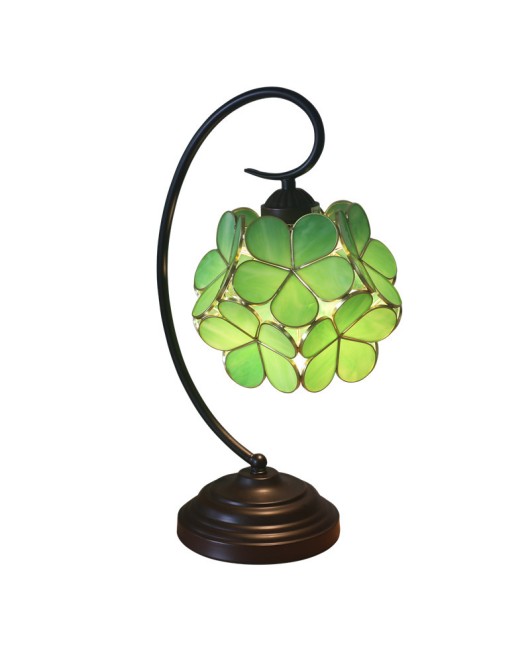 Cross border exclusive fashion and creative Japanese petal bar restaurant booth for girls getting married, warm bedroom bedside table lamp
