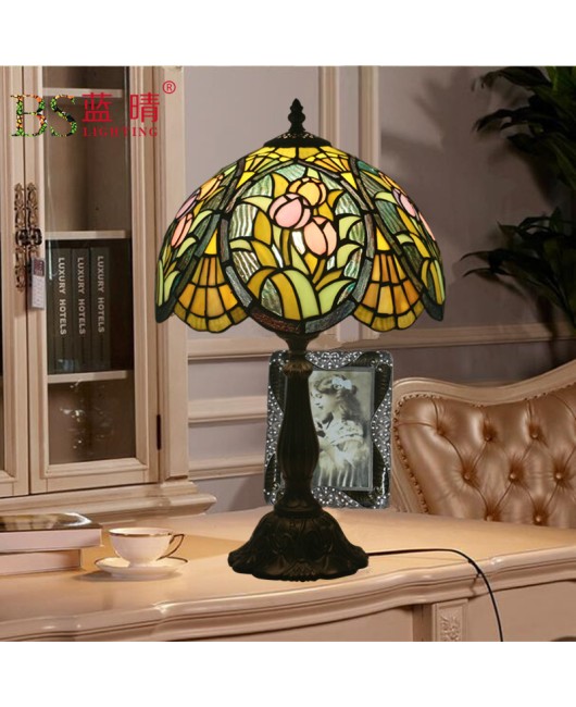 Cross border direct sales of 12 inch Tiffany luxury desk lamp, European retro countryside, Republic of China old Shanghai decorative table lamp