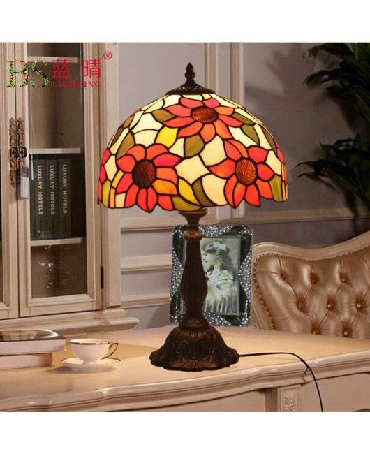Cross border European retro desk lamp, bedroom bedside lamp, creative countryside bar, coffee shop, Western restaurant decoration table lamp