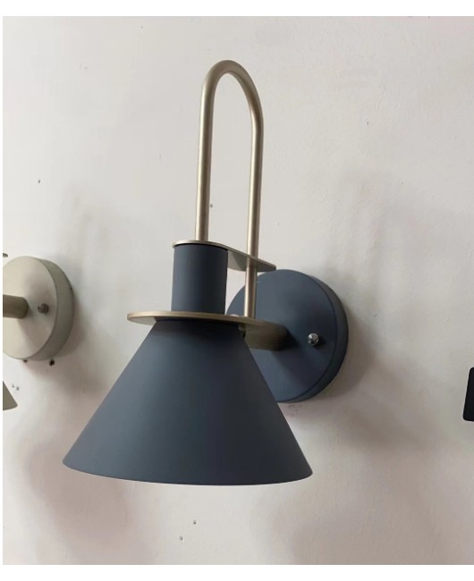 Designer American retro Nordic creative wall lamp bedroom bedside study desk LED horn wall lamp mirror headlight