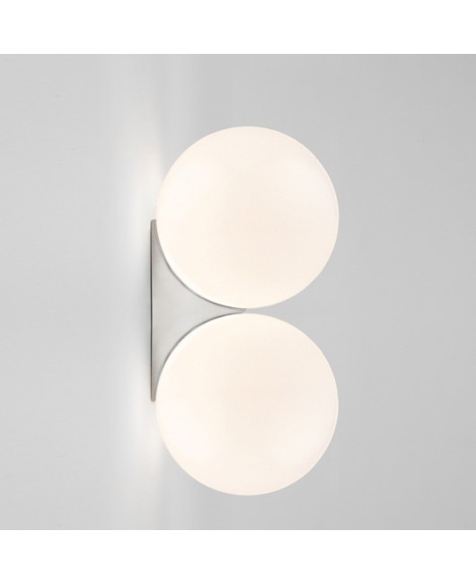 Designer Creative Personality Nordic Milk White Ball Wall Lamp Simple and Atmospheric Glass Bedroom Bedhead Wall Lamp