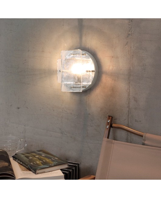 Bauhaus style minimalist ice glass wall lamp, modern light luxury, ancient residential corridor decoration, background wall lamp
