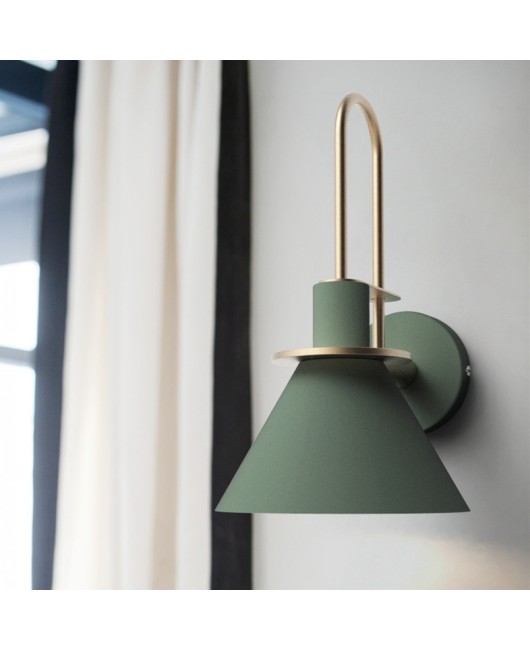 Designer American retro Nordic creative wall lamp bedroom bedside study desk LED horn wall lamp mirror headlight