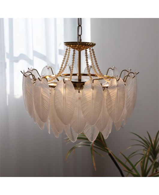 French retro living room chandelier, postmodern light luxury lamp, pearl American romantic feather glass restaurant bedroom lighting