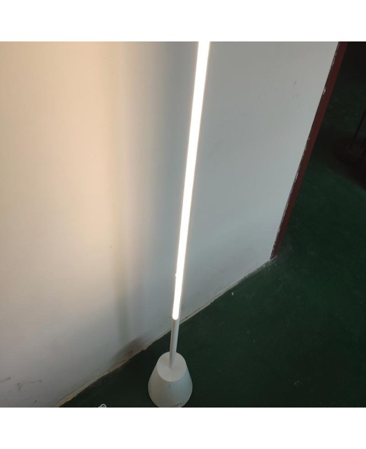 Minimalist creative atmosphere floor lamp Nordic minimalist modern creative LED vertical lamp living room bedroom bedside lamp