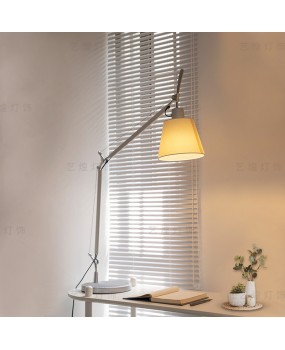 Artemide Tolomeo swing arm telescopic designer from Italy, living room and study, used bedside reading desk lamp