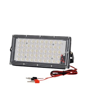 Cross border manufacturers use 12V floodlights, LED floodlights, and 220V LED iodine tungsten lamps for construction sites