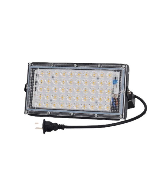 Cross border manufacturers use 12V floodlights, LED floodlights, and 220V LED iodine tungsten lamps for construction sites