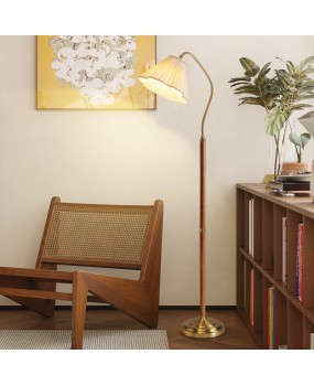 Middle aged solid wood floor lamp, Japanese retro living room sofa, French light luxury high-end feeling, bedroom standing desk lamp